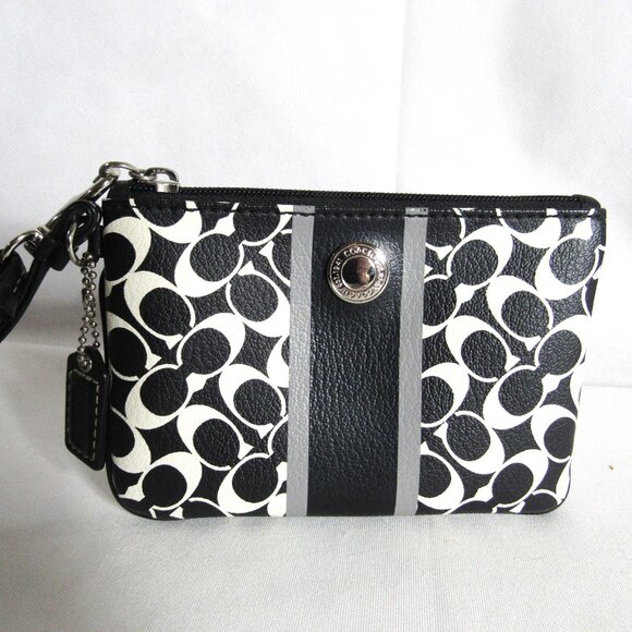COACH SIGNATURE WRISTLET PURSE LIKE NEW + HANG TAG - Picture 3 of 8